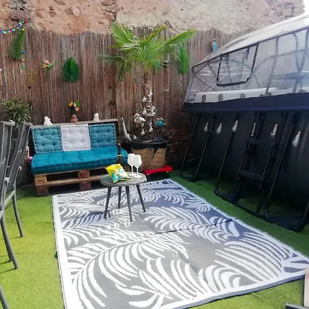 Casa de Férias Maison De Charme à Avec Piscine Privée Et Jardin *