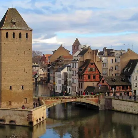 Maison De Charme à Avec Piscine Privée Et Jardin Casa de Férias *