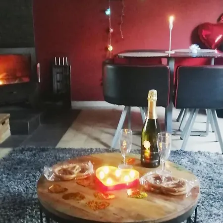Casa vacanze Maison De Charme à Avec Piscine Privée Et Jardin